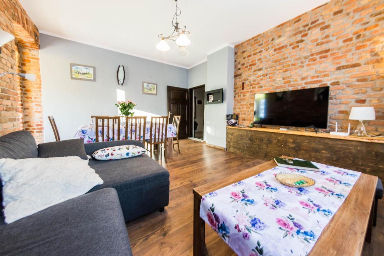 Apartamenty Izerskie - Ul. Wczasowa 8 Świeradów-Zdrój エクステリア 写真
