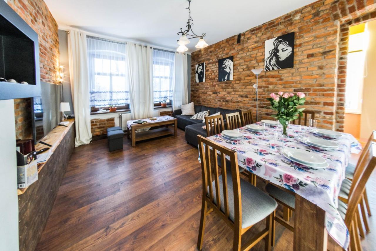 Apartamenty Izerskie - Ul. Wczasowa 8 Świeradów-Zdrój エクステリア 写真